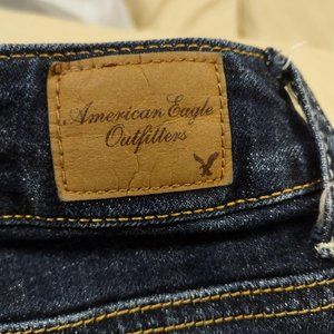 AMERICAN EAGLE Outfitters Skinny Kick Size 4 Junior Jeans
